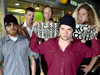 cast_04.jpg